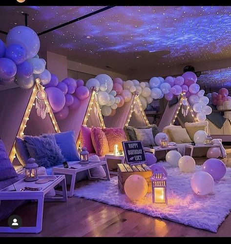 Movie Night Birthday Party Ideas, Pidżama Party, Slumber Party Decorations, 12th Birthday Party Ideas, Sleepover Room, Movie Night Birthday, Night Birthday Party, 14th Birthday Party Ideas, Birthday Sleepover Ideas