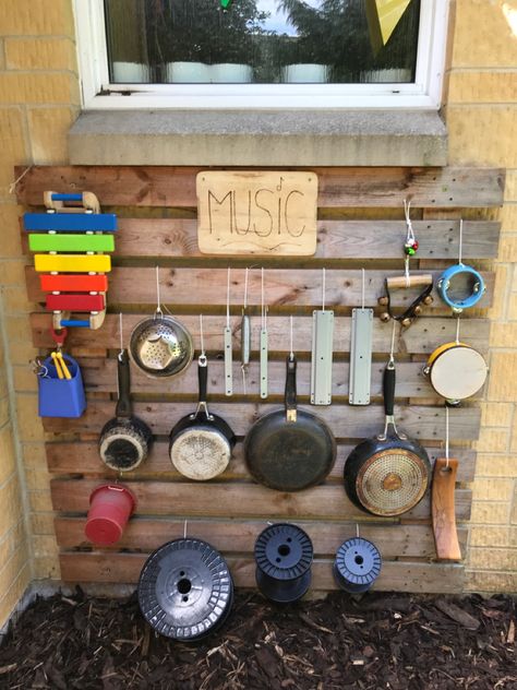 Outdoor Music Area, Eyfs Outdoor Area, Decoration Creche, Backyard Playset, Outdoor Learning Spaces, Outdoor Nursery, Outdoor Play Spaces, Outdoor Play Areas, Outdoor Music