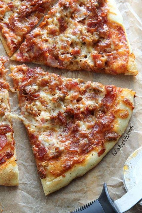 Spicy Pizza, Resep Pizza, Meat Pizza, Meat Lovers Pizza, Pizza Roll, Pizza Recipes Homemade, Pizza Bake, Think Food, Deilig Mat