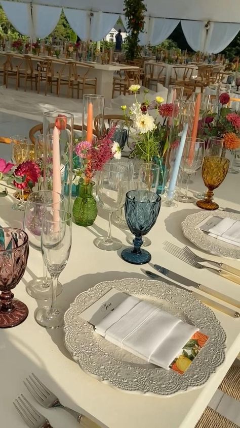 Elegant wedding table with a pop of color in 2022 | Wedding mood board, Wedding mood, Wedding table Elegant Wedding Table, Fest Temaer, Birthday Dinner Party, 2022 Wedding, Future Wedding Plans, Garden Party Wedding, Home Decoration Ideas, Wildflower Wedding, Wedding Mood Board