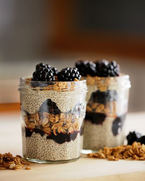 Winter Breakfast Recipes, Vanilla Chia Seed Pudding, Winter Breakfast, Chia Recipe, Chia Seed Recipes, Chia Pudding Recipes, Filling Breakfast, Chia Seed Pudding, Chia Seed