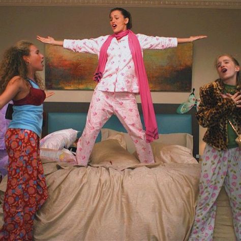 13 going on 30 Jenna Rink aesthetic dancing Jennifer Garner icon wallpaper 2000's Chick Flicks, Romcom Movies, Adam Johnson, Thirty Flirty And Thriving, 13 Going On 30, Girly Movies, Social Research, Girl Movies, Grown Man