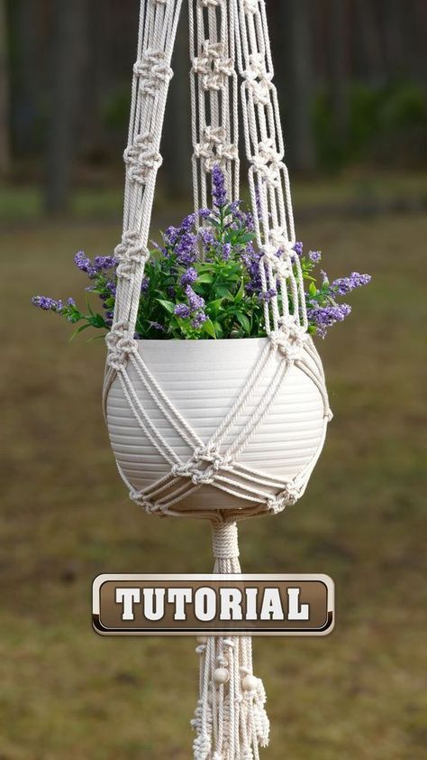 Macrame Plant Holders Diy, Macrame Plant Pot Cover Diy, Long Macrame Plant Hanger Tutorial, Diy Macrame Plant Hanger Without Ring, How To Make Plant Hangers Macrame, Hanger Plant Macrame, Free Macrame Plant Hanger, Plant Holder Macrame Diy, No Ring Macrame Plant Hanger