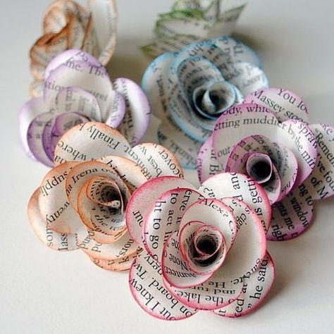 Diy paper flowers. - maybe put a bunch of these in a jar (overflowing) for decoration? Diy Crafts To Do At Home, Diy Projektit, Handmade Flowers Tutorial, Fun Crafts For Teens, Diy Para A Casa, Kerajinan Diy, Diy Projects For Bedroom, Diy Crafts For Teen Girls