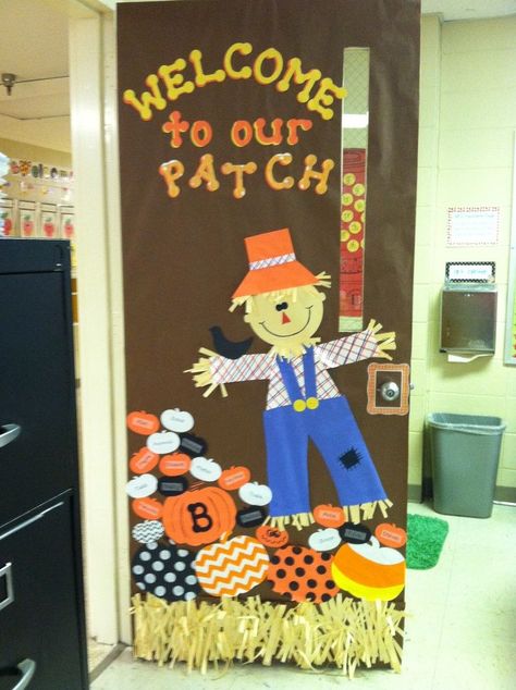 "Welcome to Our Patch" - Write your students' names on the pumpkins and design a large scarecrow for this fall classroom door display idea. Fall School Doors, Fall Classroom Door, Classroom Door Displays, Welcome To Our Patch, Fall Classroom Decorations, Bored Teachers, Fall Classroom, School Door Decorations, Fall Bulletin Boards