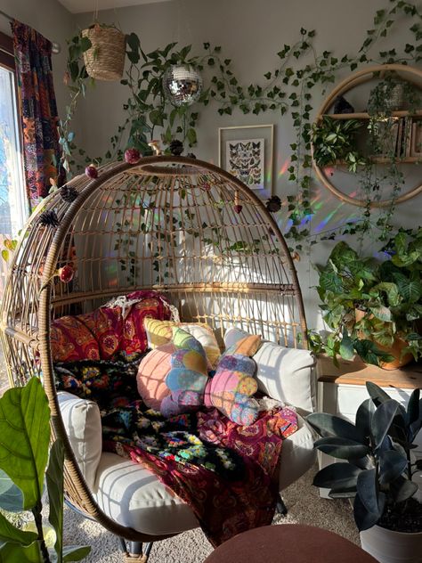 Hippy Chic Bedroom, Egg Chair Bedroom Aesthetic, Bedroom Inspirations Spiritual, Hippy Boho Room, Decorating Egg Chair, Boho Trippy Bedroom, Egg Chair Aesthetic, Bedroom Inspirations Hippie, Spiritual Room Aesthetic Bedroom