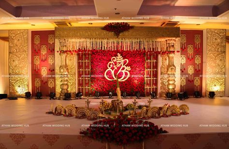 Wedding Stage Decorations Traditional, Wedding Muhurtham Decoration, Muhurtam Stage Decoration South Indian, Traditional Stage Decoration For Wedding, Muhurtham Stage Decor, Kalyan Mandapam Decoration, Mandapam Decoration Marriage Indoor, Decoration For Marriage Hall, Mantapa Decoration South Indian Indoor