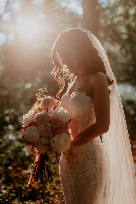 Bride holds pink and white floral bouquet tied with pale pink ribbon during golden hour portraits outdoors Boho Wedding Photography Poses, Elegant Bridal Photoshoot, Bouquet Wedding Photos, Pre Wedding Bride Photoshoot, Sunset Bridal Portraits, Creative Bridal Photoshoot, Sunset Pictures Wedding, Wedding Photo Golden Hour, Small Wedding Photos Ideas