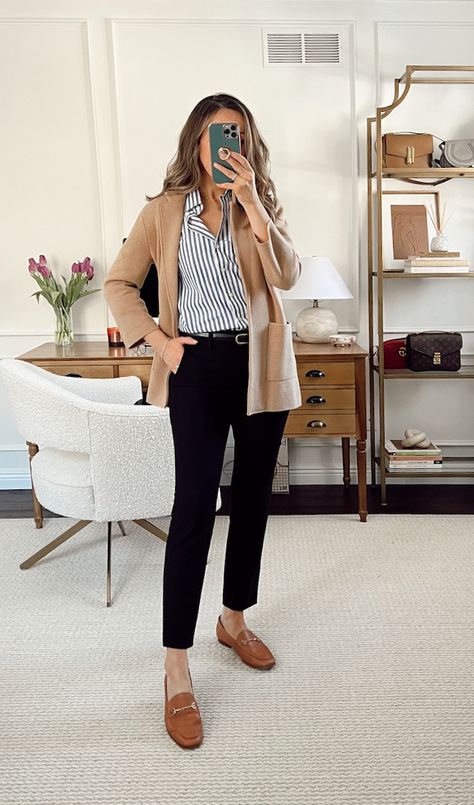 Five Office Outfit Ideas with Black Ankle Pants - Lilly Style Business Casual Blazer Outfits For Women, California Work Outfits, Women’s Work Style, Office Outfit Black Pants, Ankle Slacks Outfit, Office Work Clothes Women, Black Fitted Pants Outfit, September Office Outfits, Vice Principal Outfits