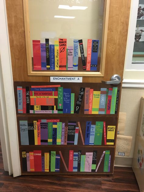 Bookshelf classroom door Bookshelf Classroom Door, School Library Decorating Ideas High School, Ela Classroom Door Ideas, Innovative Classroom Ideas, Ela Door Decorations Middle School, Classroom Door Book Theme, Bookshelf Bulletin Board, Reading Classroom Ideas, Book Classroom Door