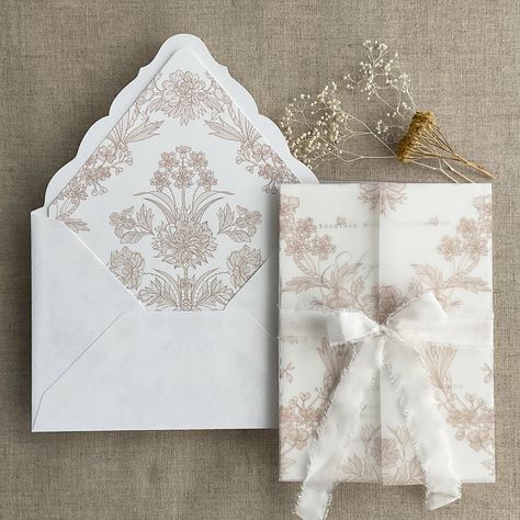 Lace Invitations Wedding, Envelope Aesthetic, Invitation With Ribbon, Elegant Winter Wedding Invitations, Wedding Invitations Lace, Envelope Inserts, Beautiful Envelopes, Vintage Floral Wedding Invitations, Printed Vellum