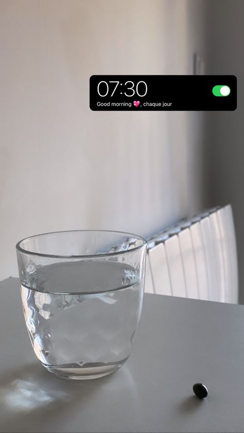 Water glass wake up good morning instagram story ideas aesthetic pics Morning Post Instagram Story, On The Way Instagram Story, Work Ig Story Ideas, Influencer Story Ideas, Morning Ideas Instagram, Morning Wake Up, Daily Routine Instagram Story, Tuesday Ig Story Ideas, Healthy Instagram Story