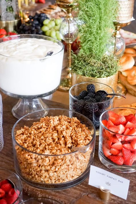 Brunch Parfait Bar, Bridal Shower Parfait Bar, Wedding Shower Brunch Ideas Food, Make Your Own Parfait Bar, Yogurt Brunch Ideas, Brunch Yogurt Bar, Bridal Shower Breakfast Bar, Bridal Brunch At Home, Yogurt Parfet Bar