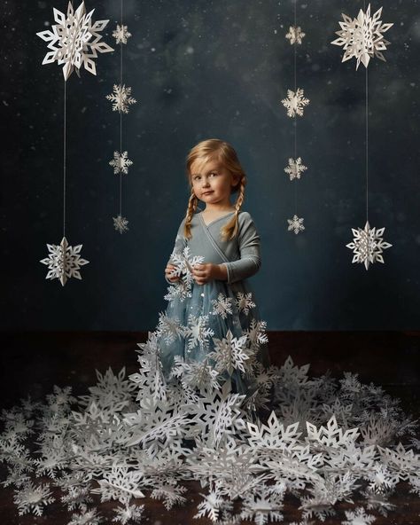 This Mom Photographer Takes Magical Photos Of Her Family, And They Might Just Brighten Your Day (80 Pics) Natal, Hannukah Photo Shoot, Alternative Christmas Photoshoot, New Years Toddler Photoshoot, Hanukkah Photoshoot, Blue Christmas Photoshoot, New Year Photoshoot Ideas Kids, Snowflake Photoshoot, Christmas Session Photography Studio