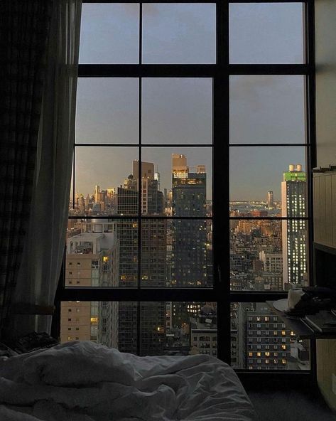 mak on Twitter: "… " Drømme Liv, Apartment View, Fotografi Kota, City At Night, Nyc Aesthetic, Nyc Life, Apartment Aesthetic, New York Life, New York Aesthetic