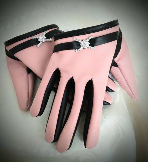 Glamour Gloves, Luxury Gloves, Fancy Gloves, Elegant Gloves, Leather Driving Gloves, Fashion Gloves, Gloves Fashion, Opera Gloves, Driving Gloves