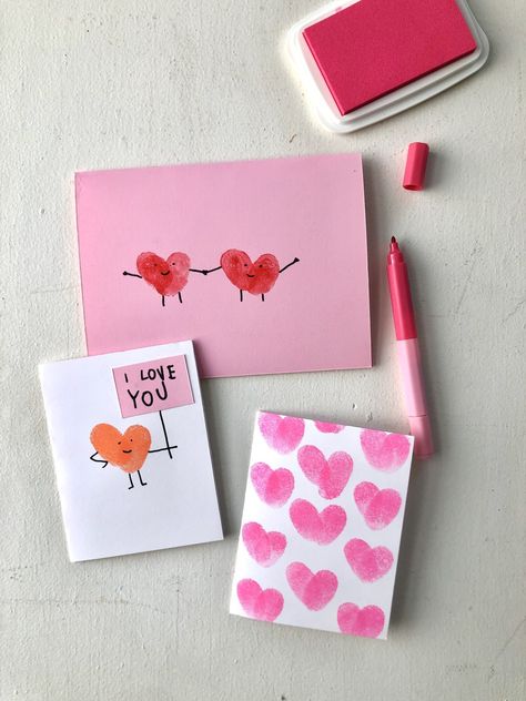 Homemade Valentine Cards, Useful Hacks, Fingerprint Art, Diy Valentines Cards, Kids Homemade, Valentine Cards Handmade, Diy Cadeau, Valentine's Cards For Kids, Homemade Valentines