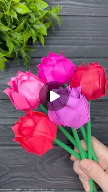 Flower Crafts Preschool, Paper Peonies Tutorial, Paper Tulips, Paper Petals, Crafts Simple, Paper Flower Arrangements, Easy Paper Flowers, Paper Peonies, Paper Craft Ideas