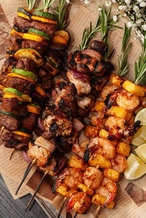 Bbq Presentation Ideas, Barbecue Cookout Ideas, Wedding Kabobs Food Ideas, Food For The Grill Ideas, Aussie Bbq Food, Boma Ideas Fire Pits South Africa, Summer Skewer Recipes, Different Bbq Food Ideas, Bbq Summer Recipes