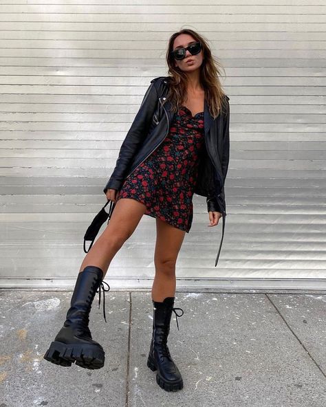 #INFLUENCERINSPO WEEKLY ROUND-UP - brunettes have more fun Country Rocker Chic Style, Rock En Español Concert Outfit, Sundress And Doc Martens, Rock Chic Summer Outfits, Red Hot Chili Peppers Concert Outfit, Punk Rock Concert Outfit, 90s Attire, Mode Edgy, Spain Vibes