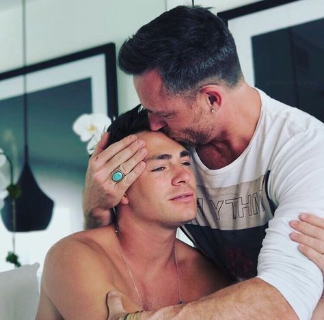 GAY KISS Colton Haynes, Gay Quotes, Jeff Leatham, Gay Aesthetic, Men Kissing, Gay Romance, Amor Gay, Gay Men, Cute Gay Couples