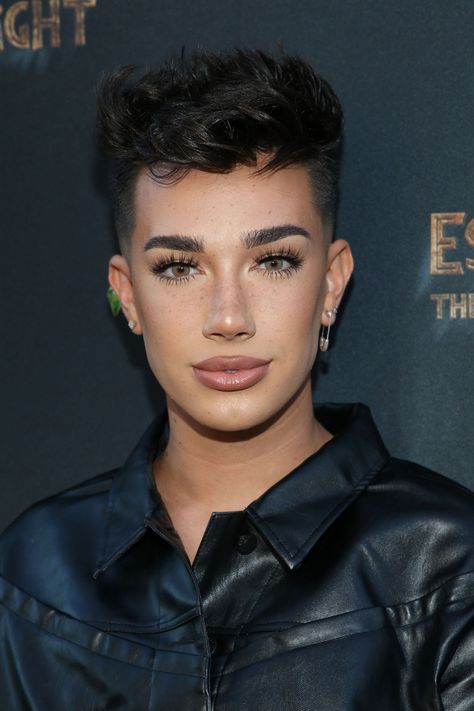 James Charles leaked his own nudes after his account was hacked- CosmopolitanUK James Charles Haircut, Celebrity Hairstyles, James Charles Aesthetic, James Charles Makeup Looks, Male Makeup, James Charles, Social Media Stars, Beauty Guru, Cute Makeup