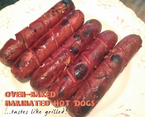 These oven baked hot dogs are a sure crowd-pleaser. Bringing home the grilled taste of Summer, any time of the year! Broiled Hot Dogs, Oven Hot Dogs, Baked Hot Dogs, Bratwurst Recipes, Grilling Hot Dogs, Hot Dogs Recipes, Cafeteria Food, Hot Dog Recipes, Easy Oven