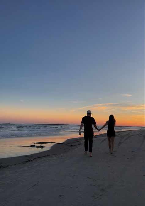 relationship goals love boyfriend couple ig inspo beach photoshoot valentine photoshoot valentines day couple inspo Aesthetic Couple Pictures At The Beach, Vacation Photos With Boyfriend, Couple Photo Ideas On Beach, Cute Photo With Boyfriend, Beach Photo Poses For Couples, Beach Inspo Pics Photo Ideas Couple, Couple Vacay Pics Ideas, Cute Couple Poses Beach, Beach Photo Ideas With Boyfriend