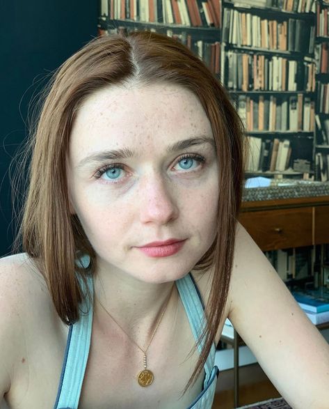 Jessica Barden Vampire Diaries, Lucy Weasley, James And Alyssa, Jessica Barden, Women With Freckles, Female Images, End Of The World, Girl Face, Serie Tv