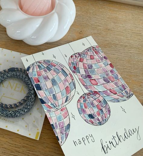 Gift Cards Ideas Creative, Canva Birthday Card Ideas, Homemade Card For Best Friend, Birthday Card Aesthetic Diy, Things To Draw In A Birthday Card, Bday Card Inspo Aesthetic, Birthday Card Idea Aesthetic, Cool Card Ideas Diy Crafts, 18th Birthday Gift Card Ideas