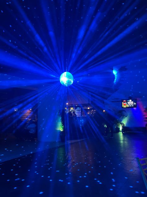 Blue Euphoria Party, Fun Blue Aesthetic, Disco Euphoria Party, Blue Disco Party Decorations, Starry Night Party Aesthetic, Aesthetic Party Background, Disco Birthday Aesthetic, Light Blue Party Aesthetic, Disco Night Aesthetic