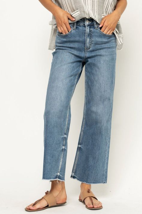 Jeans – Holley Girl Altard State Jeans, Celebrity Denim Style, French Women Over 40 Chic, Boho Classic Style Outfits, 50 Year Old Fashion For Women, House Of Color Spring Outfits, Erin Napier Style Clothes, Stitch Fix 2024, Casual Outfits For Women In Their 40s