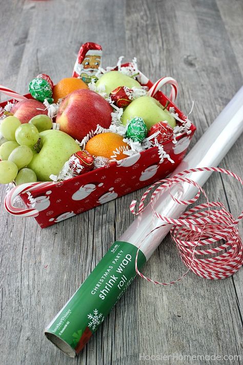 Christmas Fruit Gift Ideas, Making A Fruit Basket Gift, Homemade Fruit Baskets Gift Ideas, Diy Fruit Gift Basket, Small Fruit Basket Ideas Gift Diy, How To Make A Fruit Basket Gift, Fruit Basket Gift Diy, Christmas Fruit Basket Ideas Gift, Christmas Fruit Basket Ideas