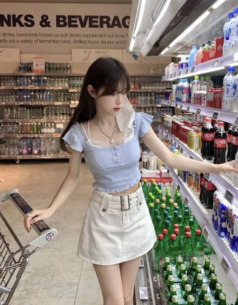 Daily Feminine Outfits, Korean Outfits With Skirt, Korean Outfits Casual Skirts, Acubi Skirt Fits, Cute Ootd Korean, Cute Skirt Outfits Korean, Korean Outfits Skirt, Kpop Skirt Outfit, Skirt Korean Outfit