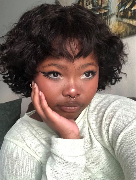 Egirl makeup on black girl Cutesy Makeup Aesthetic, Egirl Makeup Black Women, Black Blush Makeup, Black Alt Girl Make Up, Soft Goth Glam, Doll Makeup Black Woman, Girl Doing Other Girls Makeup, Subtle Alt Makeup, Nerdy Black Woman