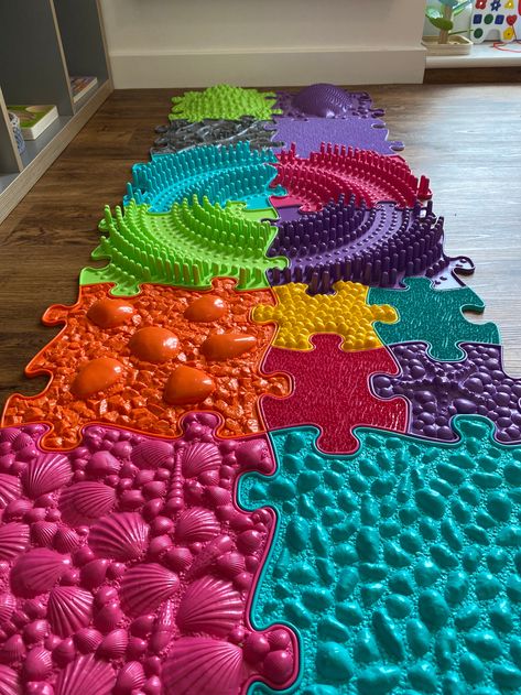 Sensory Clinic Ideas, Sensory Room Ideas For Kids, Pluffle Sensory, Sensory Nook, Sensory Room Ideas At Home, Sensory Stimulation Activities, Sensory Kids Room, Snoezelen Room, Sensory Room Ideas