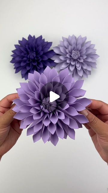 Paper Wedding Flowers Diy, Craft Paper Flowers Diy, How To Make Dahlia Paper Flowers, Paper Flowers Pattern, Folding Paper Flowers Diy, How Do You Make Paper Flowers Diy Crafts, Diy Dahlia Paper Flower, How To Make Flowers Easy, How To Make Flower Of Paper