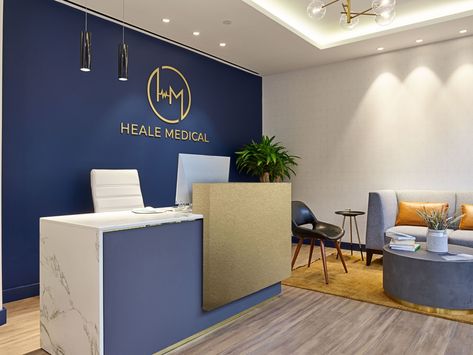 Heale Medical Clinic Tysons Corner - Healthcare Snapshots Waiting Room Clinic Design, Health Office Design, Medical Office Ideas, Waiting Room Decor Medical, Easy Office Decorating Ideas, Medical Lobby Design, Clinic Ideas Design, Urgent Care Clinic Design, Medical Clinic Decor Ideas