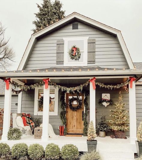 Outdoor christmas decorations front porch