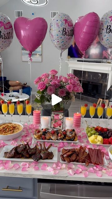 Birthday Brunch Ideas For Women At Home, At Home Birthday Brunch Ideas Decor, Small Brunch Set Up, Breakfast Birthday Ideas For Him, Diy Birthday Brunch Ideas, Brunch Cake Birthday, Brunch Ideas For Birthday Party, 21 Birthday Brunch Ideas, Small Brunch Ideas At Home