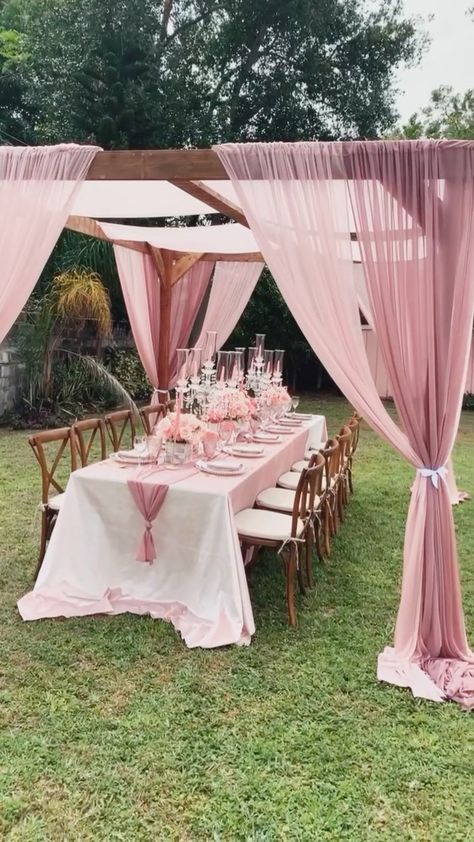 Simple Party Decorations Outdoor, Backyard Party Birthday, Pavilion Bridal Shower Ideas, Simple Outdoor Bridal Shower Ideas, Bridal Shower Simple Ideas, Intimate Bridal Shower Ideas Simple, Bridal Shower Backyard Decorations, Small Backyard Birthday Party Setup, Party Set Up Ideas Outdoor