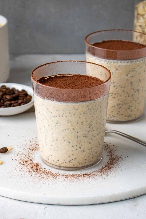 Tiramisu, Flavored Tiramisu, Overnight Pudding, Overnight Oats Easy, Brunch Favorites, Tiramisu Overnight Oats, Kay Nutrition, Almond Milk Yogurt, Winter Breakfast