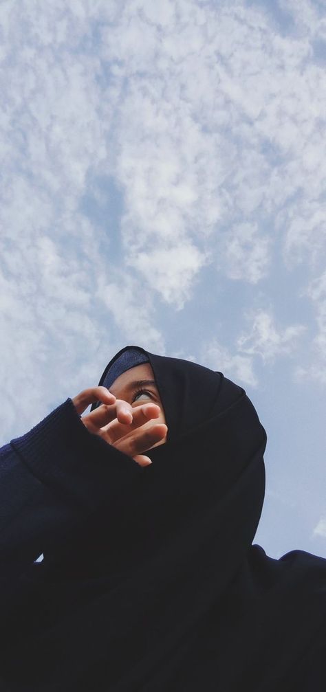 Hijab Hipster, Fesyen Islam, Muslimah Photography, Stylish Hijab, Arab Girls Hijab, Hijab Aesthetic, Hijabi Aesthetic, Islamic Girl, Fesyen Hijab