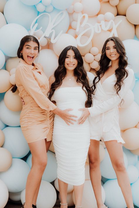 Baby shower| #momtobe | #pregnancy #photography #babyshowerdecorations Mom To Be Photoshoot With Friends, Baby Shower Shoot Photo Ideas, Baby Shower Poses, Baby Shower Photography Poses, Baby Shower Pics, Baby Shower Photoshoot, Shower Photoshoot, Beach Baby Showers, Shower Photography