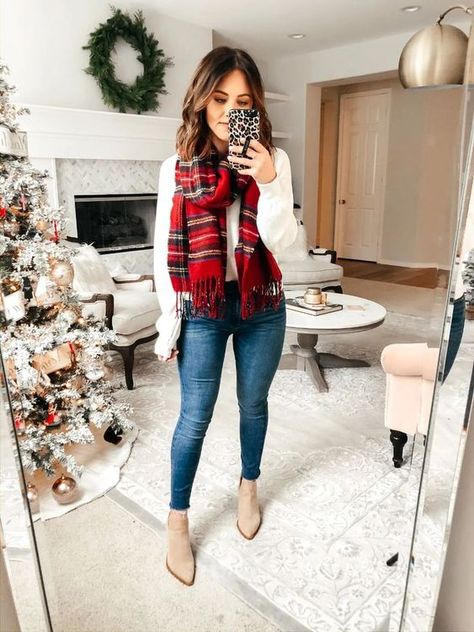 101 Simple Christmas Outfit Ideas » Lady Decluttered Simple Christmas Outfits, Christmas Fashion Outfits, Christmas Outfit Inspiration, Christmas Outfit Casual, Xmas Outfits, Cute Christmas Outfits, Christmas Outfits Women, Christmas Party Outfit, Looks Party