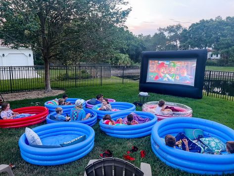 Movie Night Seating, Diy Backyard Movie Night, Diy Backyard Movie, Backyard Movie Night Party, School Pool, Birthday Movie Night, Pool Movie, Outdoor Movie Party, Backyard Movie Night