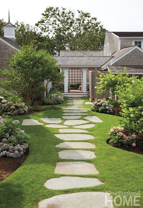 Swing Pergola, Flagstone Pathway, Stone Garden Paths, Flagstone Path, Backyard Walkway, Walkway Landscaping, Walkways Paths, Garden Stepping Stones, Patio Cover