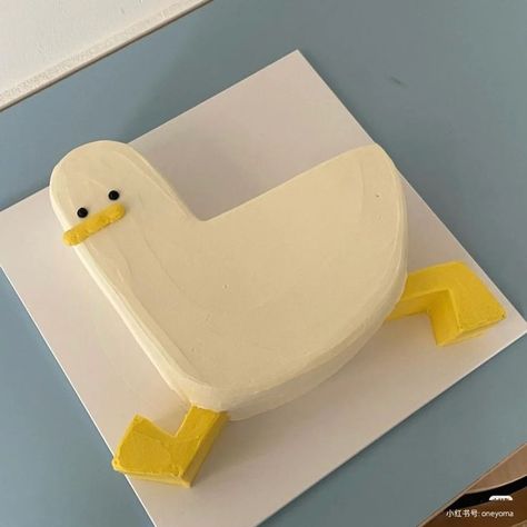 Cute Duck Cake, Birthday Cake Ideas Funny, Cakes Funny, Animal Shaped Foods, Pastry Chocolate, Duck Cake, Vintage Birthday Cakes, 귀여운 음식 그림, Food Art For Kids