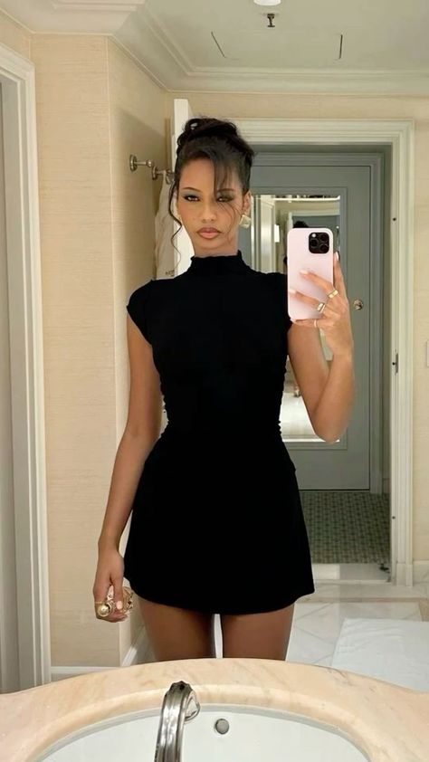 Chic Birthday Dinner Outfit, Sophisticated Party Outfit, Classy Going Out Dress, Cream Dress With Black Tights, Fancy Black Outfit Classy, Vday Date Night Outfit, All Black Outfit Dressy Classy, Fancy All Black Outfits Women, Rich Club Outfit