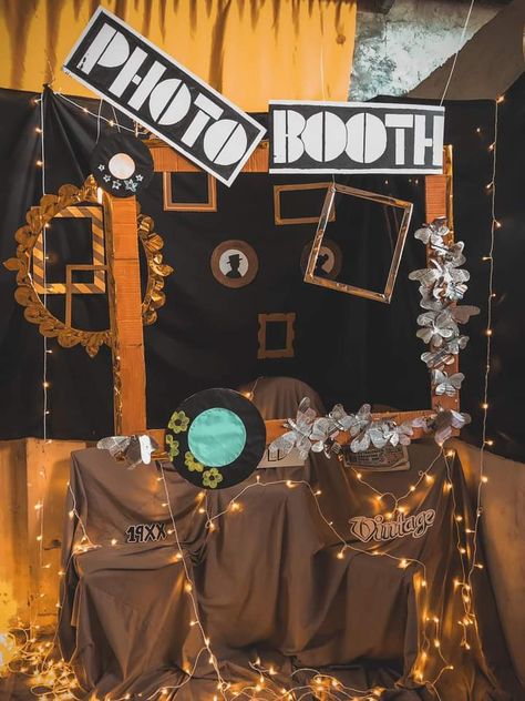 Photo Booth Vintage Ideas, Retro Photo Booth Ideas, Photo Booth Ideas For Farewell Party, Photobooth School Booth Ideas, Photo Booth Ideas For College Fest, Photo Booth Design Diy, Retro Photobooth Backdrop, School Events Decoration Ideas, Themes For College Fest